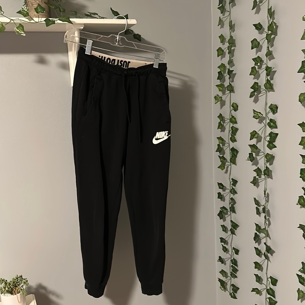 women’s nike sweats